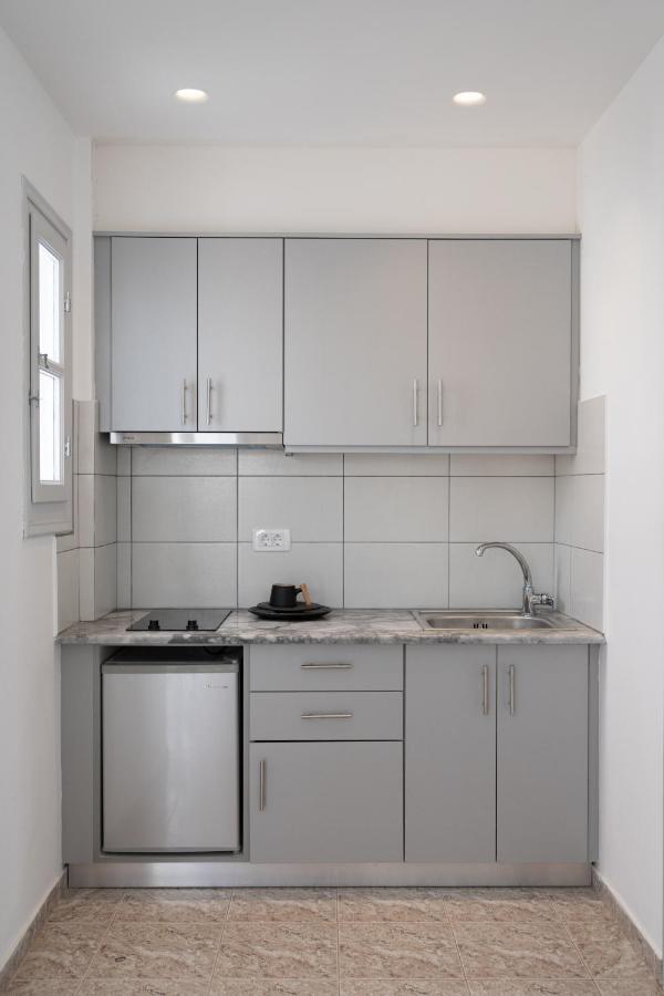 White Lily Suites & Lofts - Adults Only 16 Plus Perivolos  Eksteriør billede