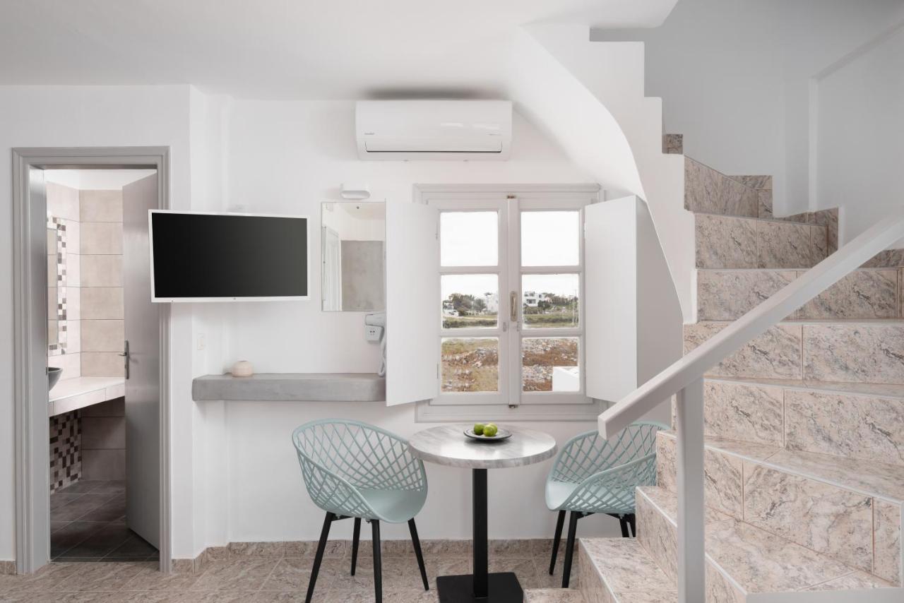 White Lily Suites & Lofts - Adults Only 16 Plus Perivolos  Eksteriør billede