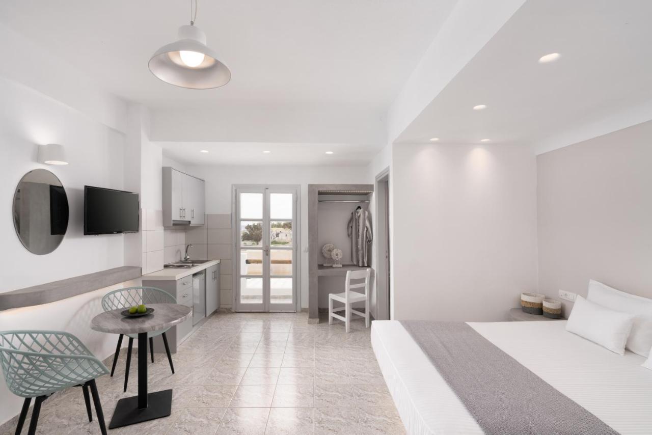 White Lily Suites & Lofts - Adults Only 16 Plus Perivolos  Eksteriør billede