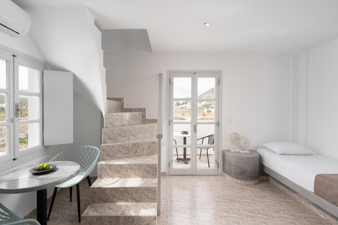 White Lily Suites & Lofts - Adults Only 16 Plus Perivolos  Eksteriør billede