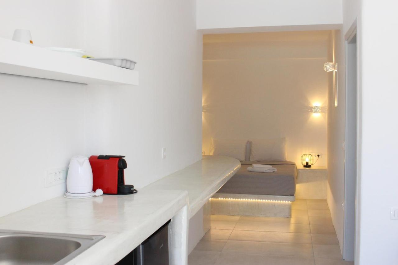 White Lily Suites & Lofts - Adults Only 16 Plus Perivolos  Eksteriør billede