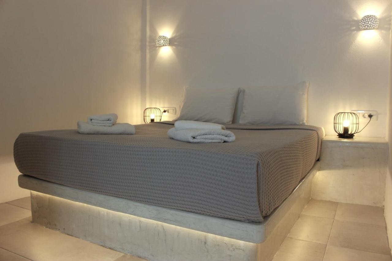 White Lily Suites & Lofts - Adults Only 16 Plus Perivolos  Eksteriør billede