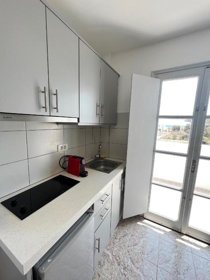 White Lily Suites & Lofts - Adults Only 16 Plus Perivolos  Eksteriør billede