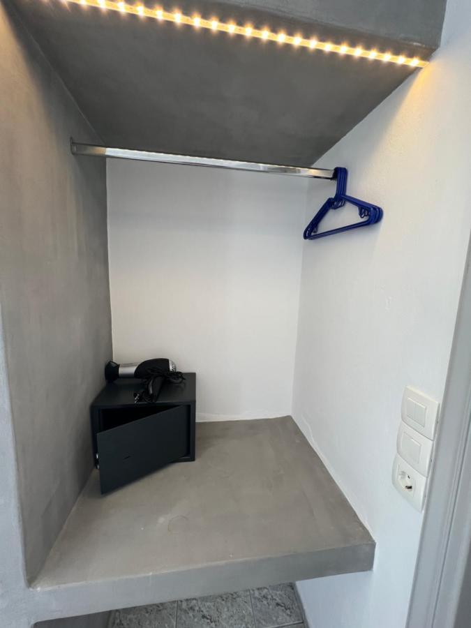 White Lily Suites & Lofts - Adults Only 16 Plus Perivolos  Eksteriør billede