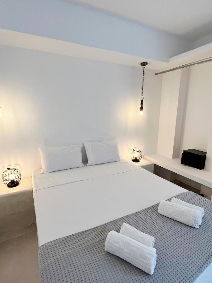 White Lily Suites & Lofts - Adults Only 16 Plus Perivolos  Eksteriør billede