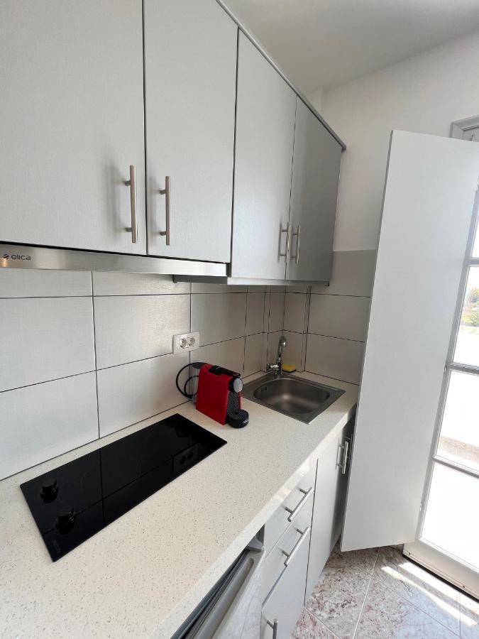 White Lily Suites & Lofts - Adults Only 16 Plus Perivolos  Eksteriør billede