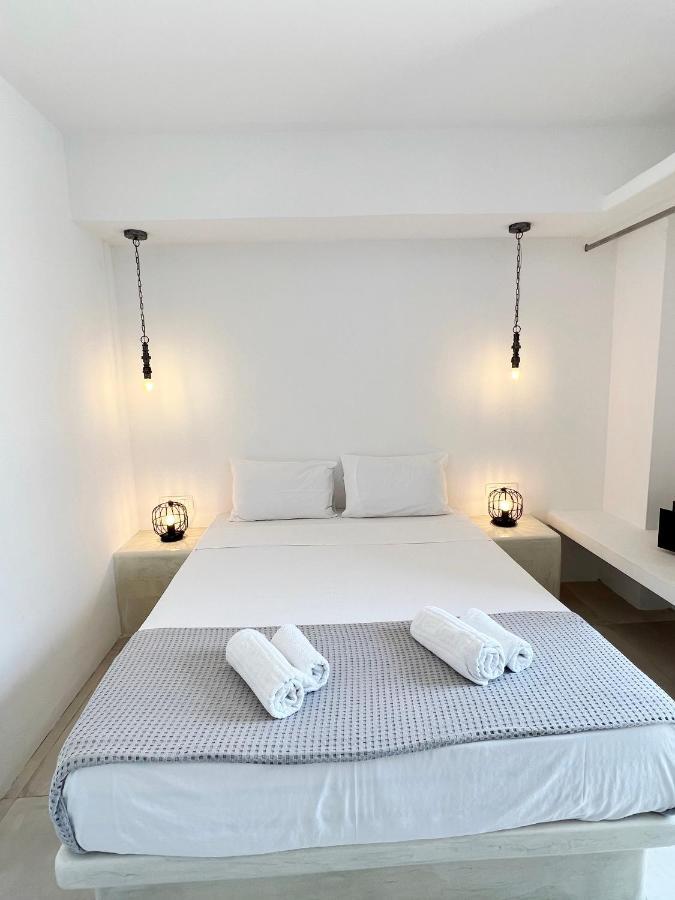 White Lily Suites & Lofts - Adults Only 16 Plus Perivolos  Eksteriør billede