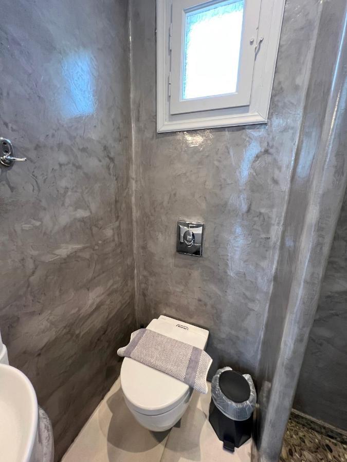 White Lily Suites & Lofts - Adults Only 16 Plus Perivolos  Eksteriør billede