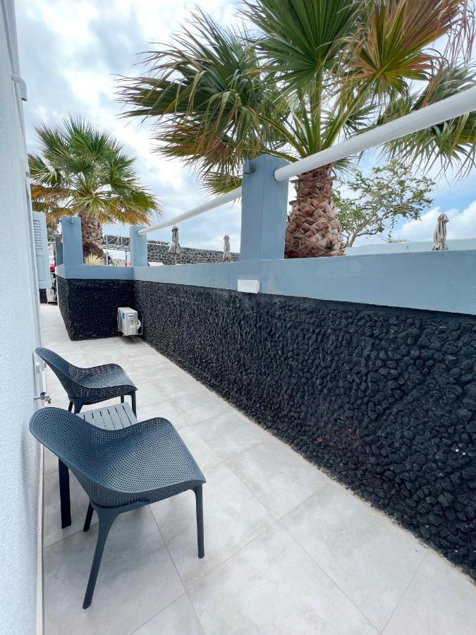White Lily Suites & Lofts - Adults Only 16 Plus Perivolos  Eksteriør billede