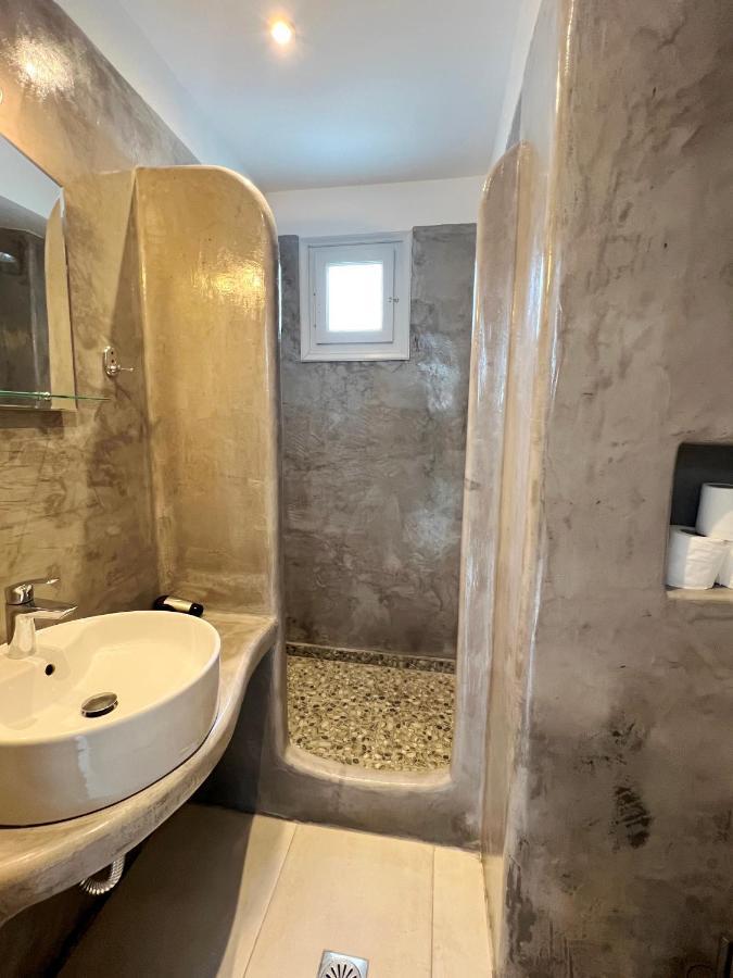 White Lily Suites & Lofts - Adults Only 16 Plus Perivolos  Eksteriør billede